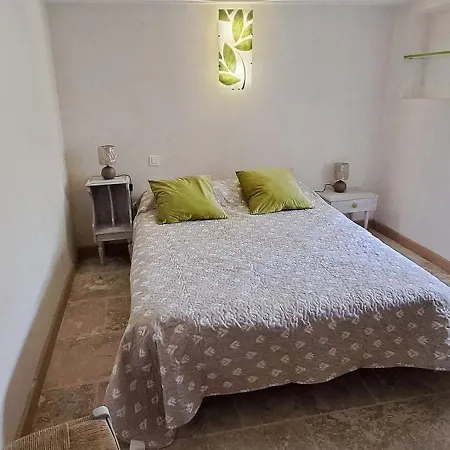 Apartment Chez Maxime Fraissinet-de-Fourques