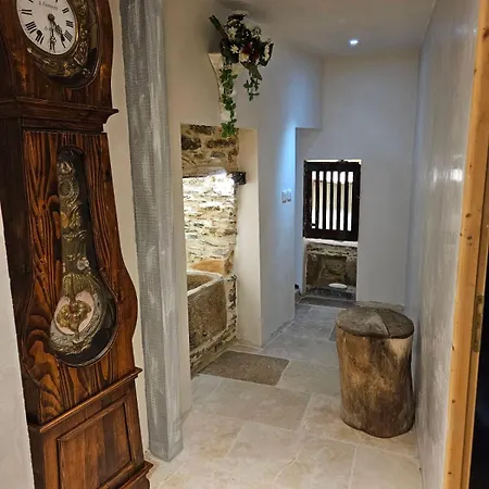 Chez Maxime Апартаменты Fraissinet-de-Fourques